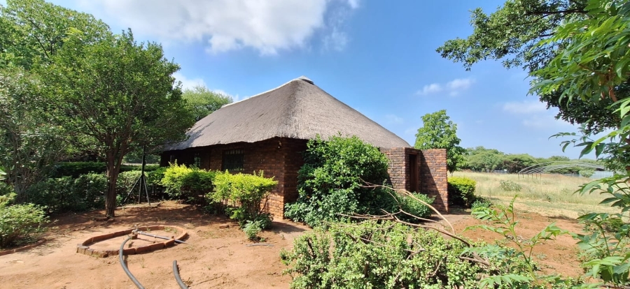 6 Bedroom Property for Sale in Hartbeespoort Rural North West